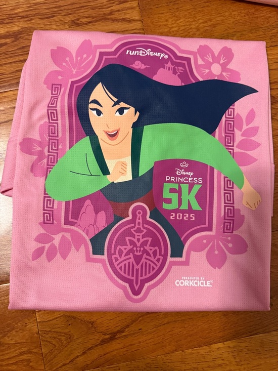 Disney runDisney Women’s Athletic Fit T-Shirts Size M - Picture 3 of 13